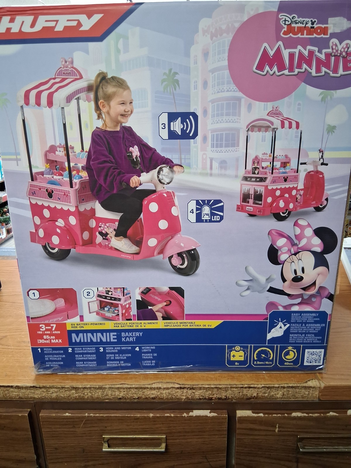 Minnie Mouse 6V Battery-Powered Bakery Cart w/ Baking Set, Ages 3-7, Pink
