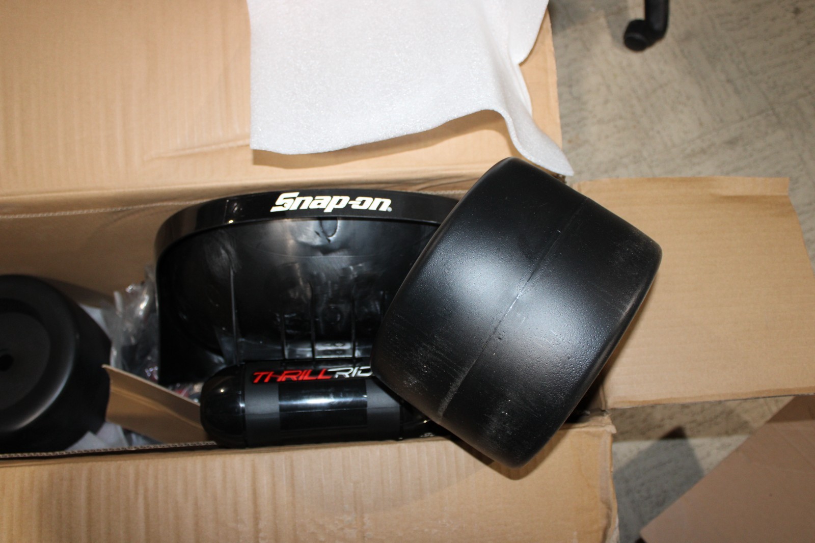 Snap On Tools “THRILL RIDE” TRICYCLE Ride-On Scooter NEW IN ORIGINAL BOX