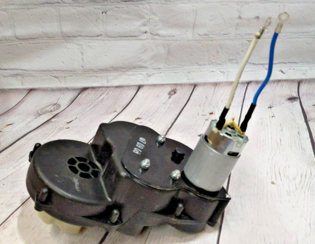 New Genuine Safety First, Kid Trax Old Style Corvette Motor Gearbox