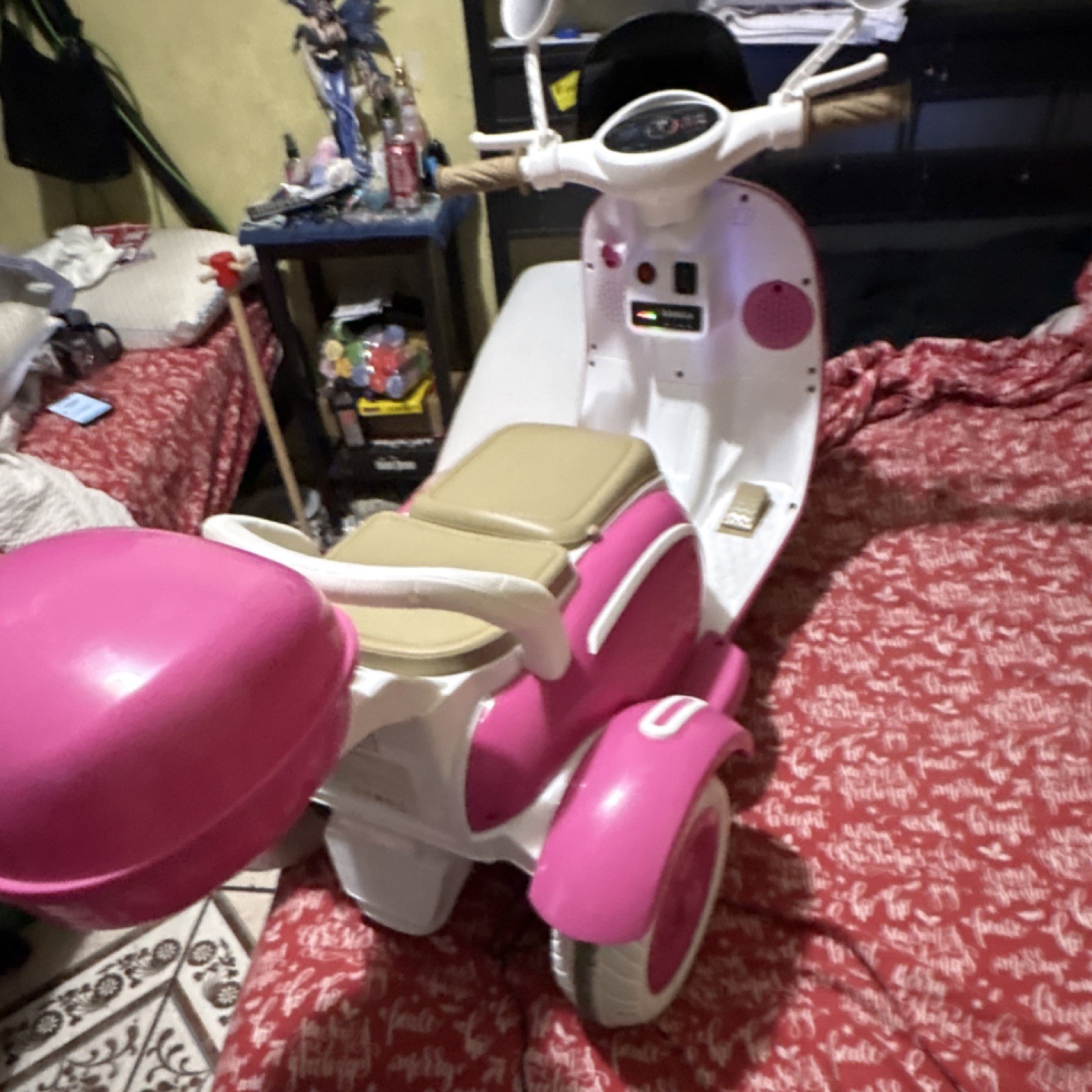 Xingtai Jinxiong Battery Operated Pink Ride-On Scooter HM3388 3-8 Years