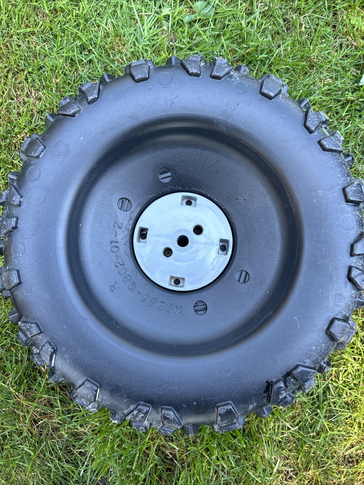 Power Wheels, Ford F150 Front Right Passenger Wheel And Hubcap With Rear Hub