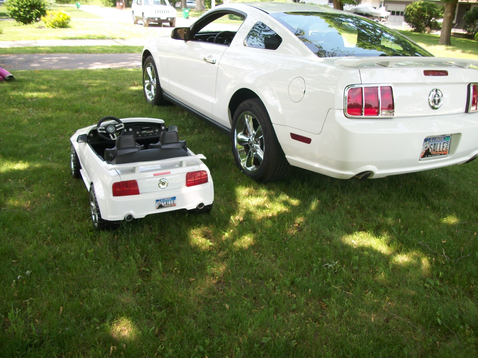 Barbie Power Wheels ride-on 12 volt, 2 speed w/ reverse