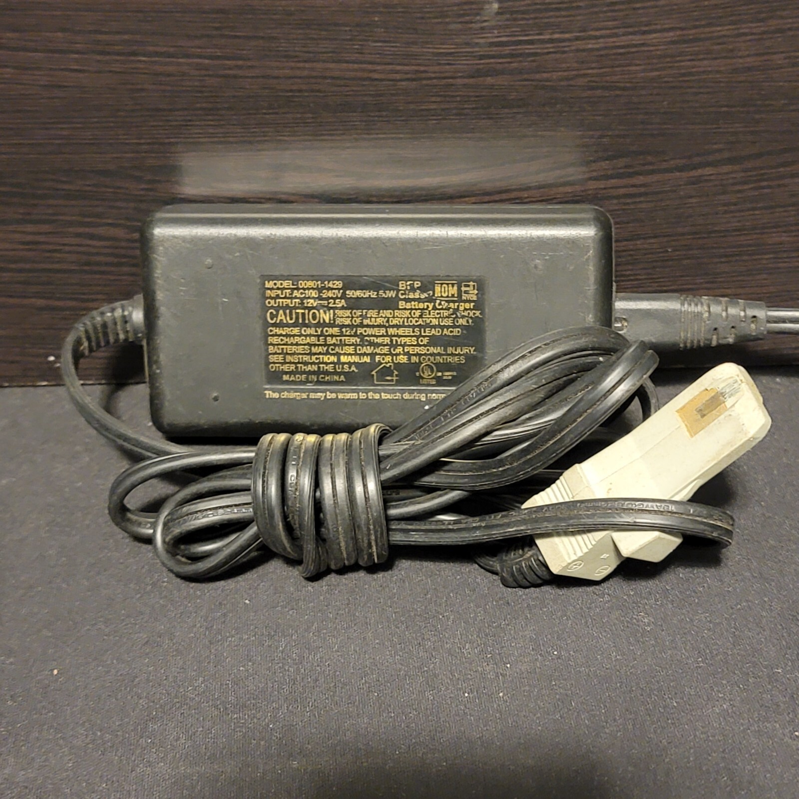 Fisher Price Power Wheels 12 Volt Battery Quick Charger Model 00801-1429 12V 2.5