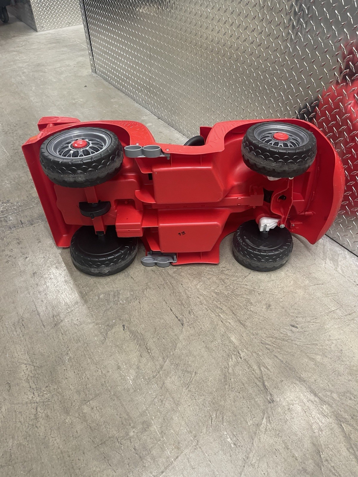Rare Power Wheels Fisher Price Lil Lighting McQueen CARS Ride On Needs Battery