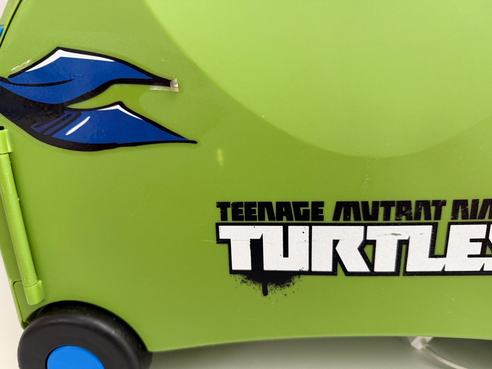 Teenage Mutant Ninja Turtles leonardo Vrum Ride On Toy and Kids Pull Luggage