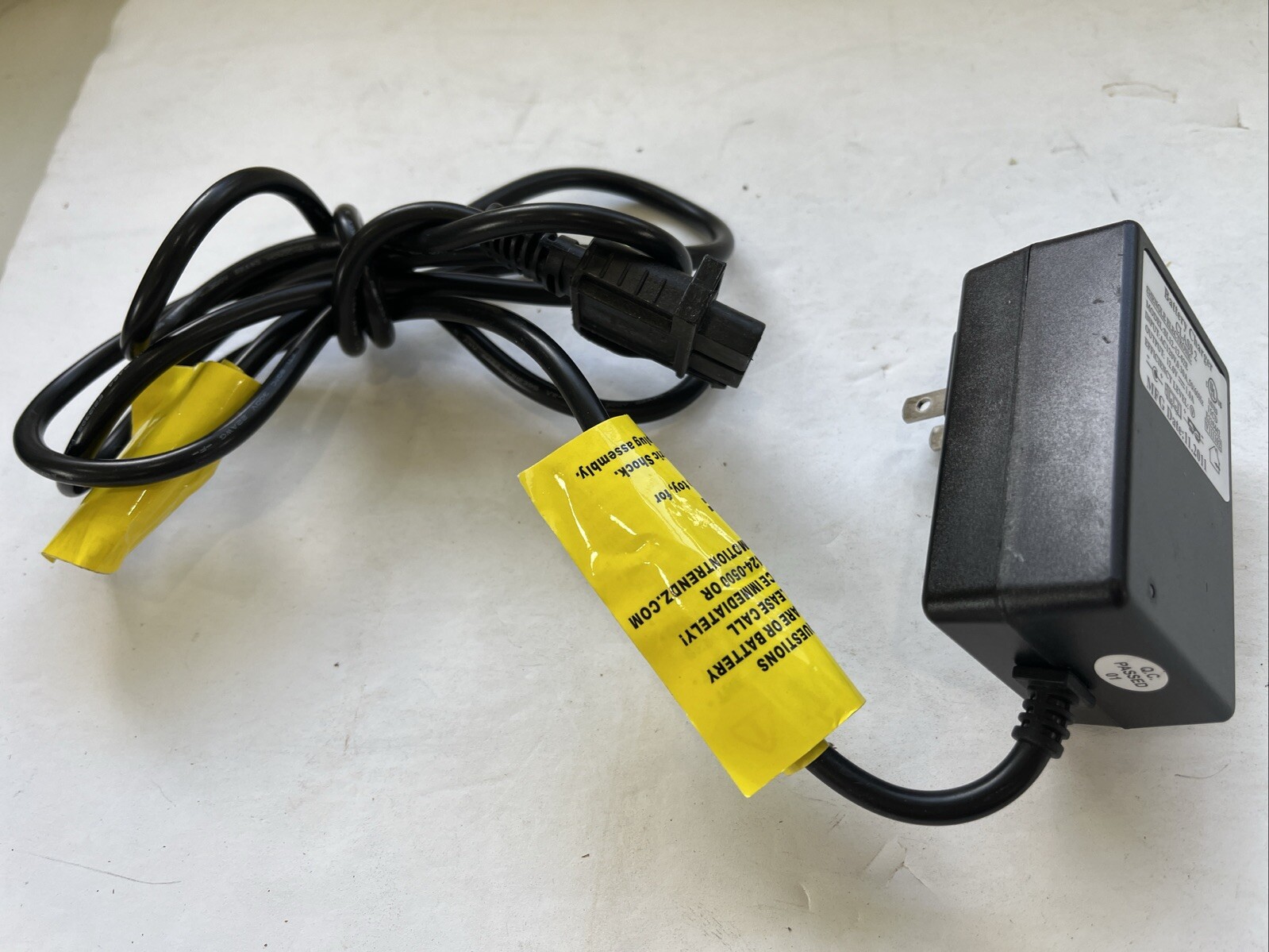 Shengle Electronic Battery Charger Class 2 Kids Ride On Electric SL12-12-02E