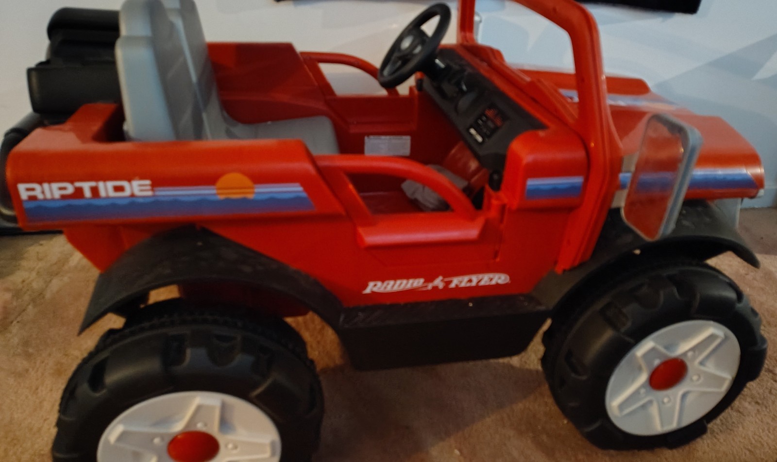Radio Flyer Riptide Red Battery Operated Ride-On Toy Vehicle