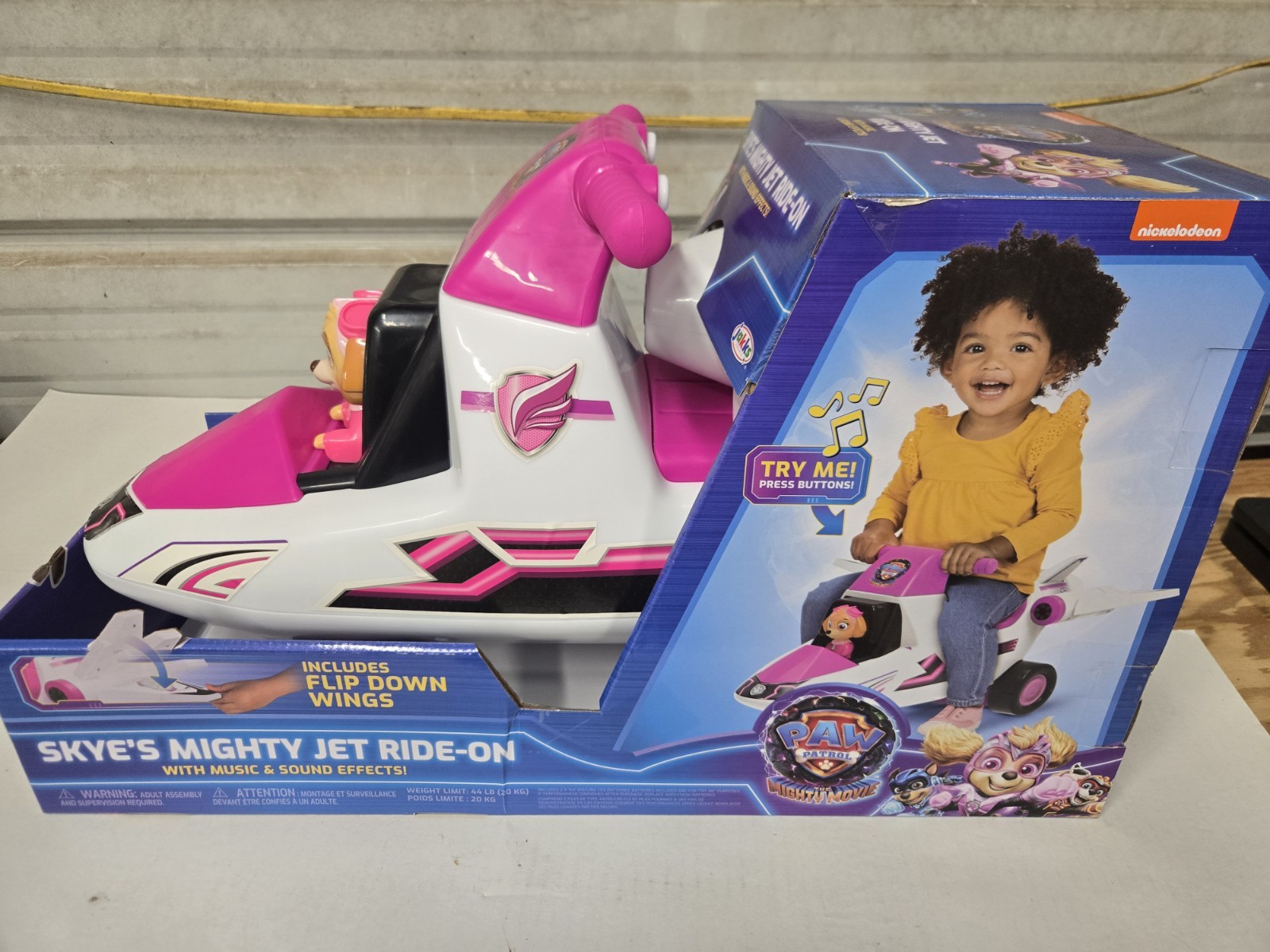 Paw Patrol Ride On – Skye’s Mighty Jet RideOn with Music & Sounds