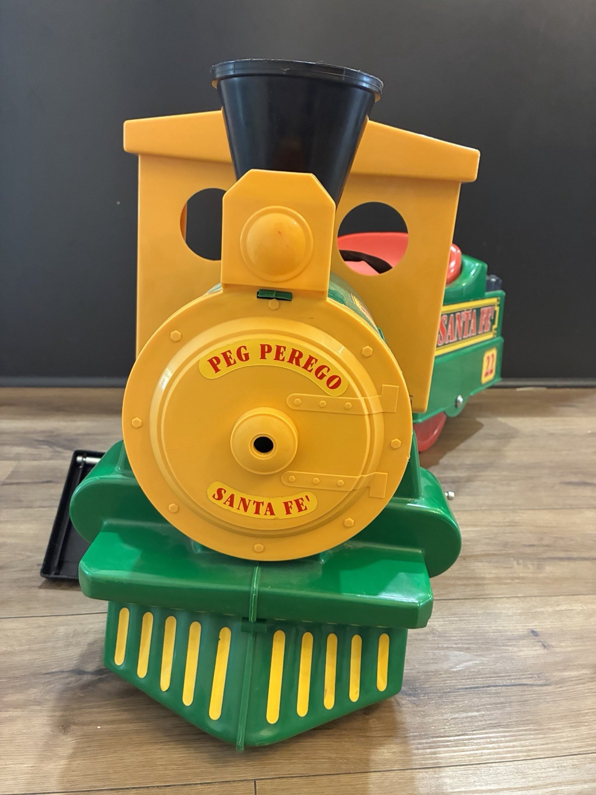 Peg Peroga Santa Fe Ride On Train Missing Wheel/pedal Not Tested No Charger
