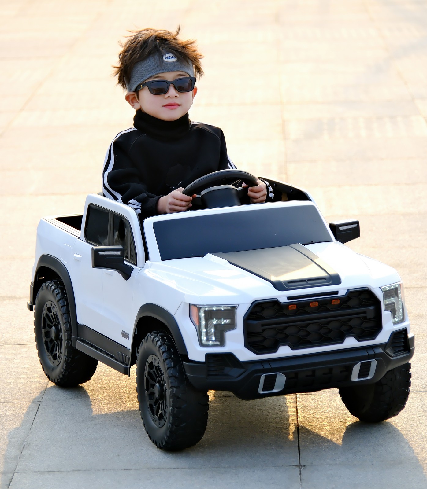 12V Kids Ride-On Car Remote Control, 4-Wheel Shock Absorption 3-6 Years White