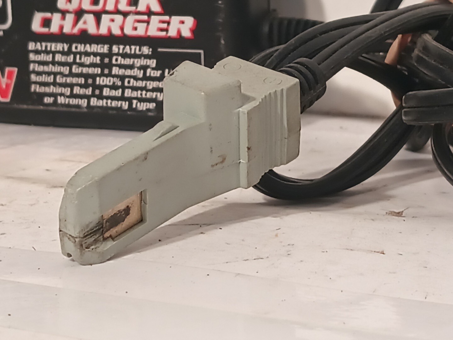 Fisher Price Power Wheels 12 Volt Battery Quick Charger Model 00801-1429 12V 2.5
