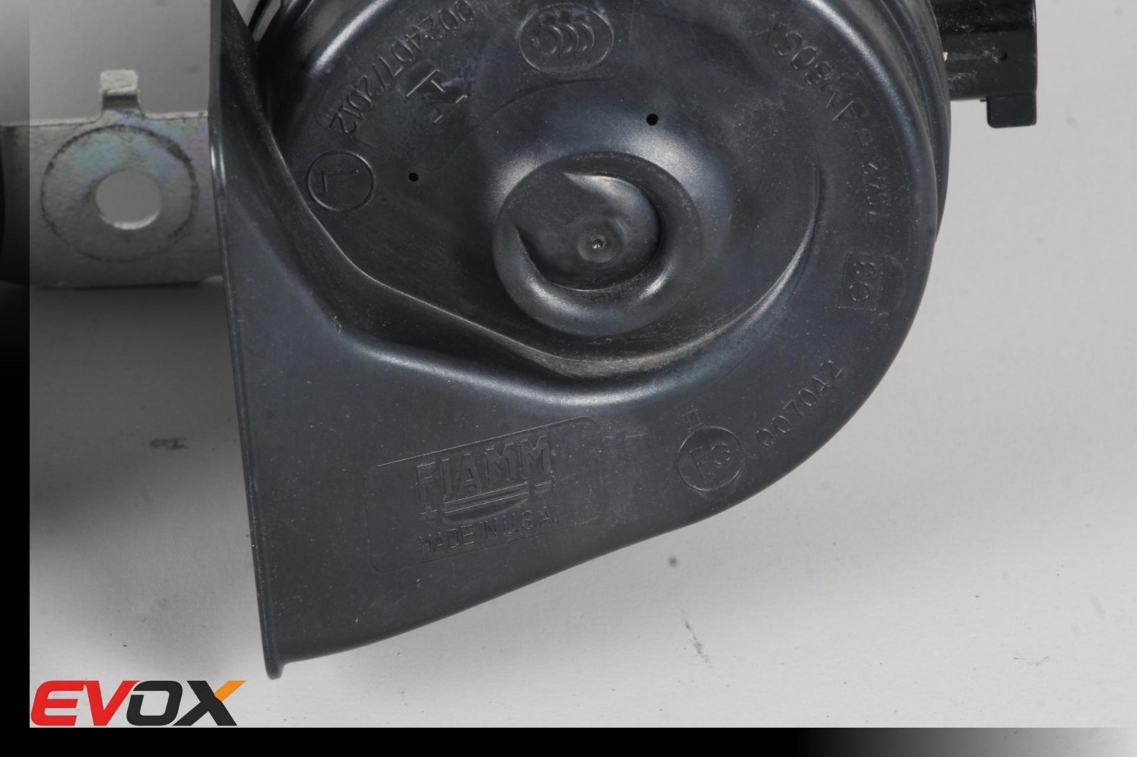 Dual Horn Assembly with Bracket with RAM 1500 2500 3500 3.6L V6 5.7L V8 2014+