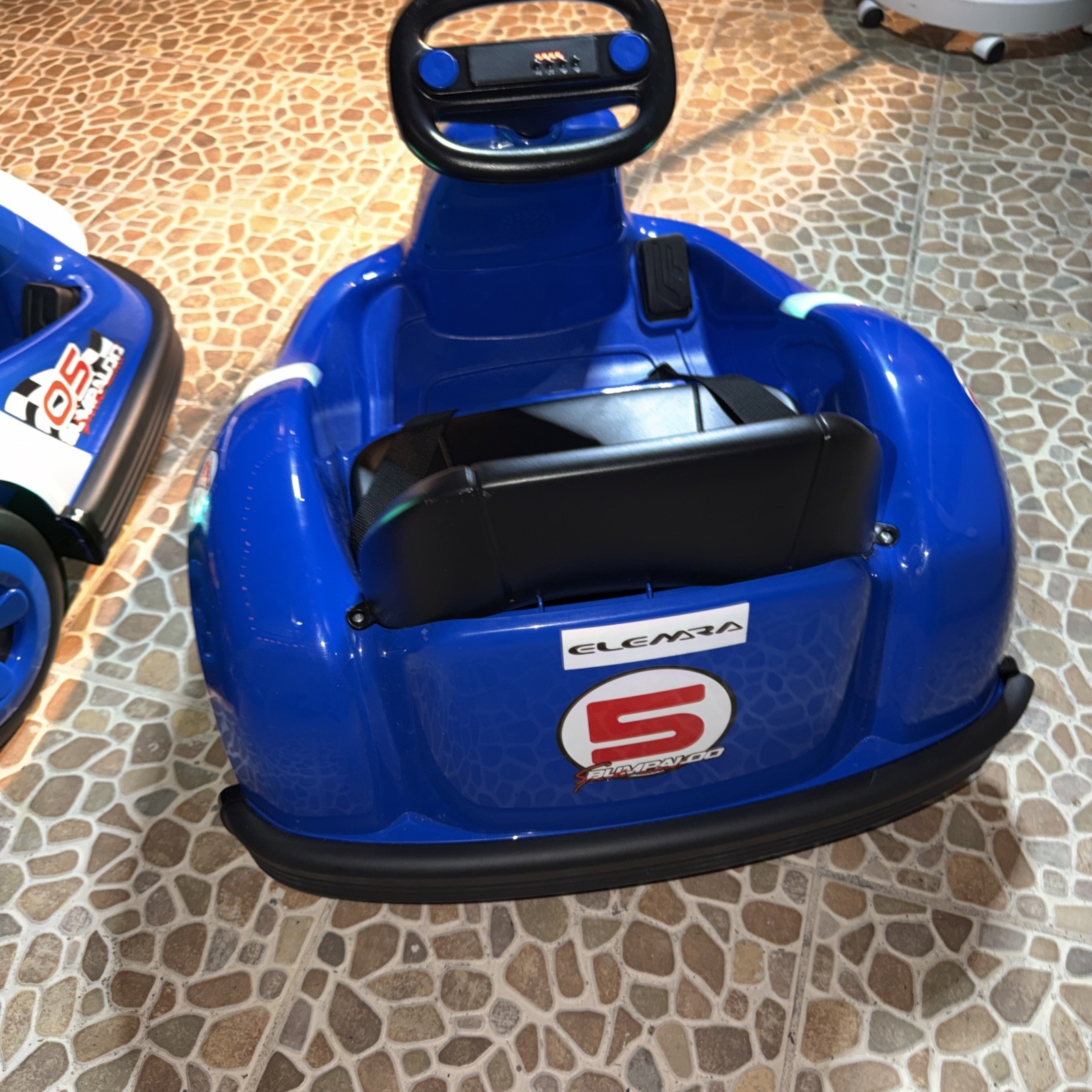 2 Bumper Cars For Kid From 3 To 8, 2.2 Mph Max. They Come With Remote & Charger.