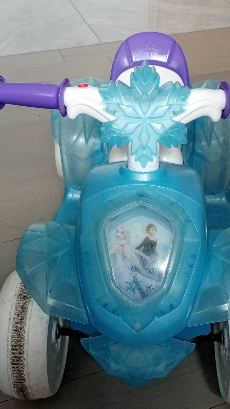 Disney Frozen Battery Operated Ride-On Toy Blue with Light-Up Panel