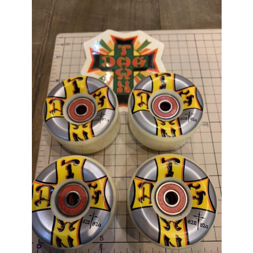 Brand new DOG TOWN soft wheels 62-82a, bearings not included
