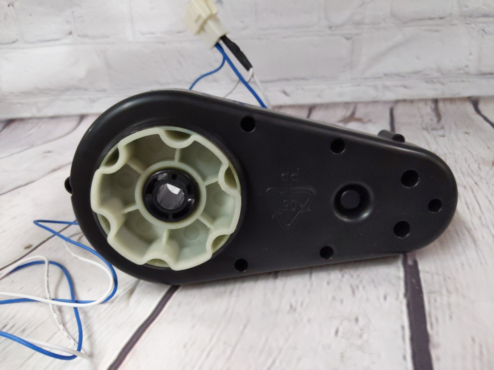 Genuine Rollplay 6 Volt Motor Gearbox, Compatible with Kid Trax