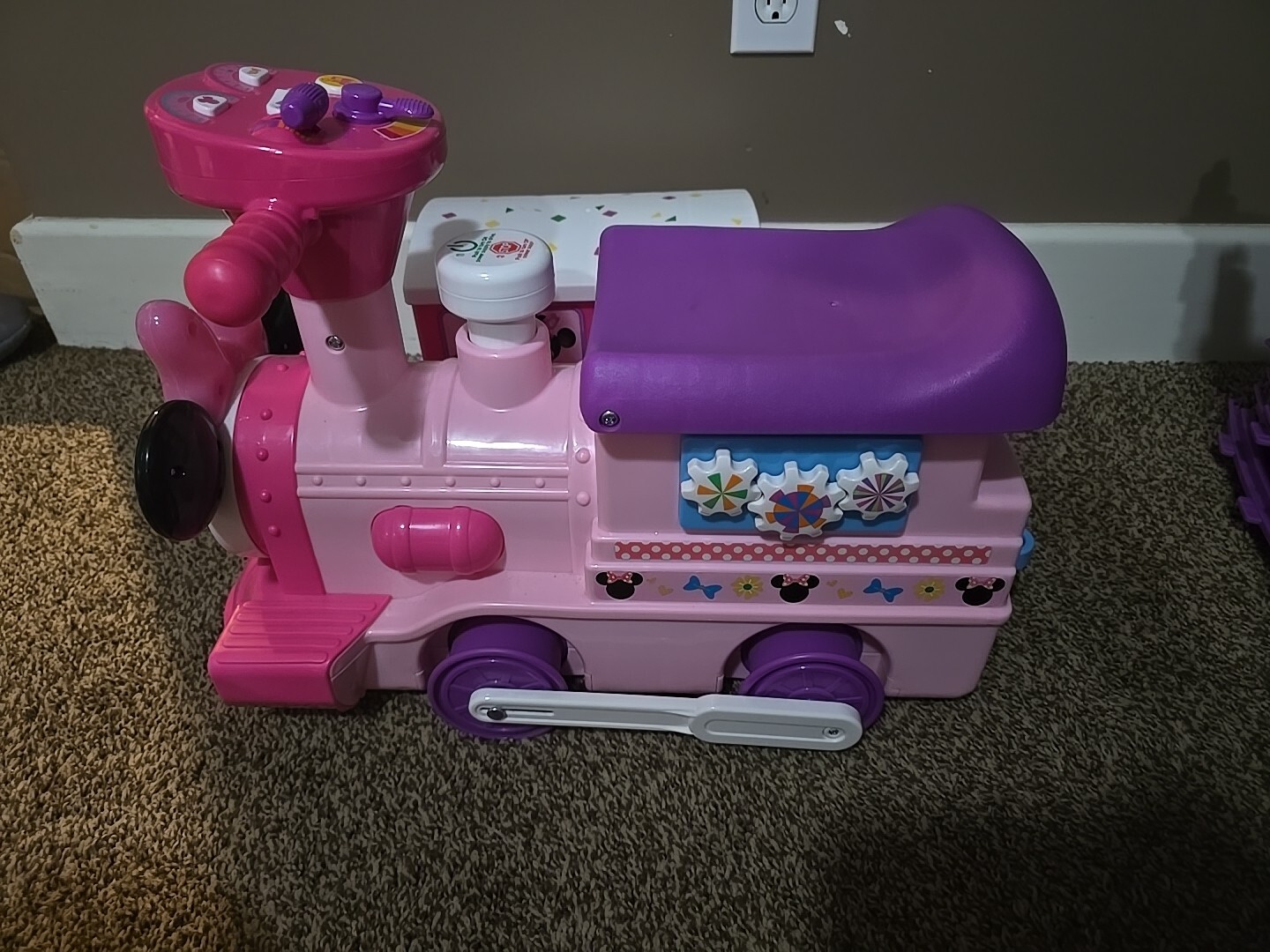 Kiddieland Minnie Ride-On Train with Caboose and Track Large