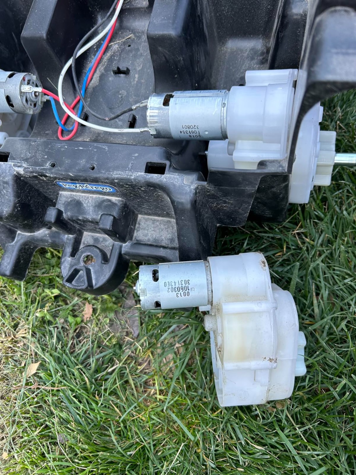 Peg Perego Official 12V Motor Gearbox Replacement Kit for RZR & Gator White