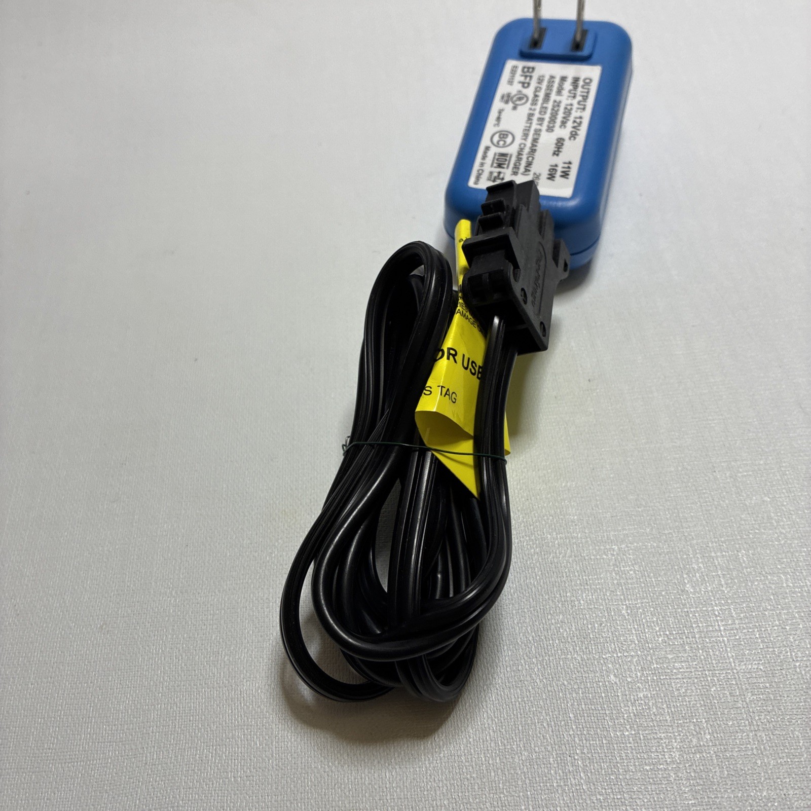 Genuine Peg-Perego 12V DC Class 2 Battery Charger Model 25200030
