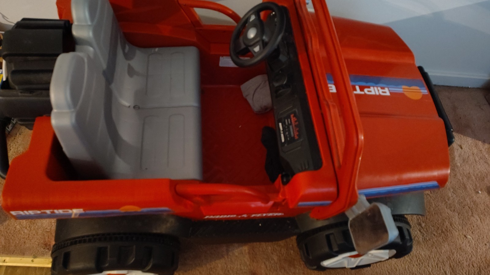 Radio Flyer Riptide Red Battery Operated Ride-On Toy Vehicle