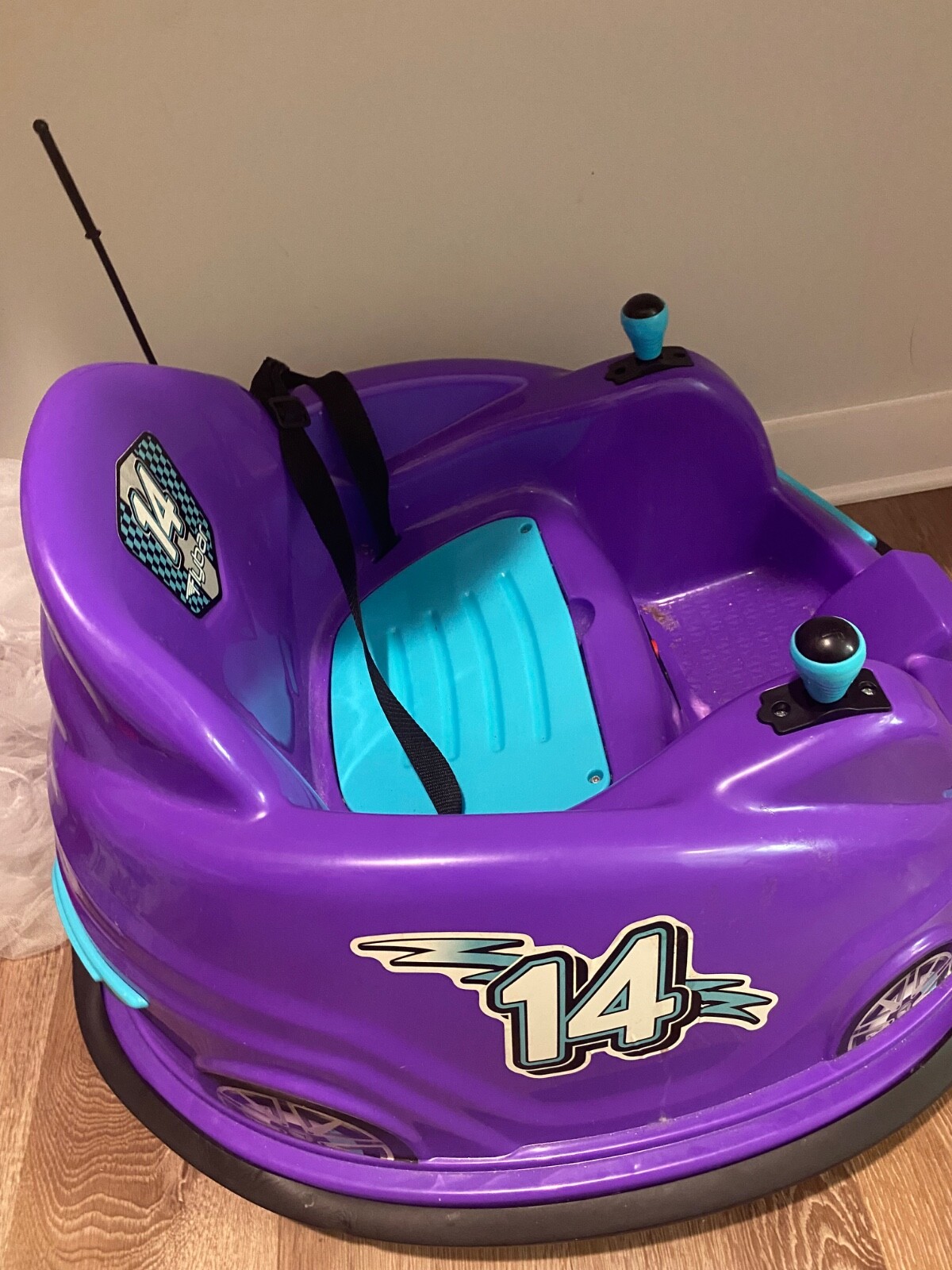 Flybar Disney Minnie 6V Bumper Car Ride-On Toy for Kids – Fun Adventure!