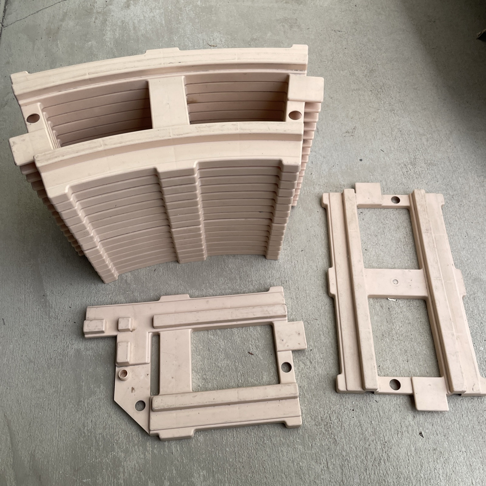 17 TOTAL Peg Perego Santa Fe Ride-On Train Track Thomas – 15 Curved 2 Straight