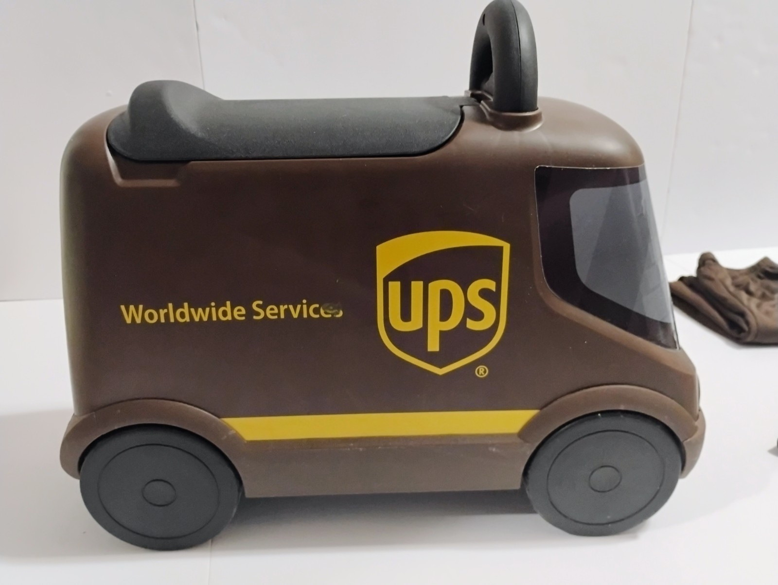 Radio Flyer UPS Ride On Car With Packages & UPS Size 3-4 Years Old Costume