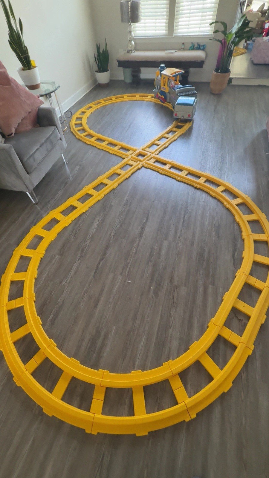 Peg Perego Santa Fe Train Express Ride On With Extra Figure 8 Tracks And Charger