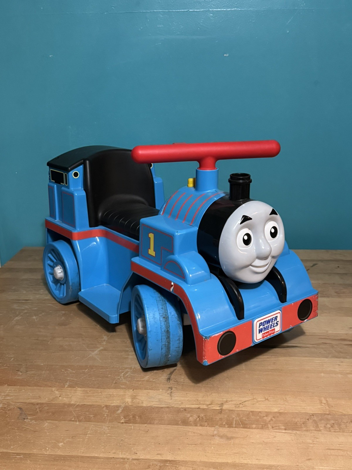 Thomas and Friends 6V Ride-On Train with Track Fisher-Price Power Wheels