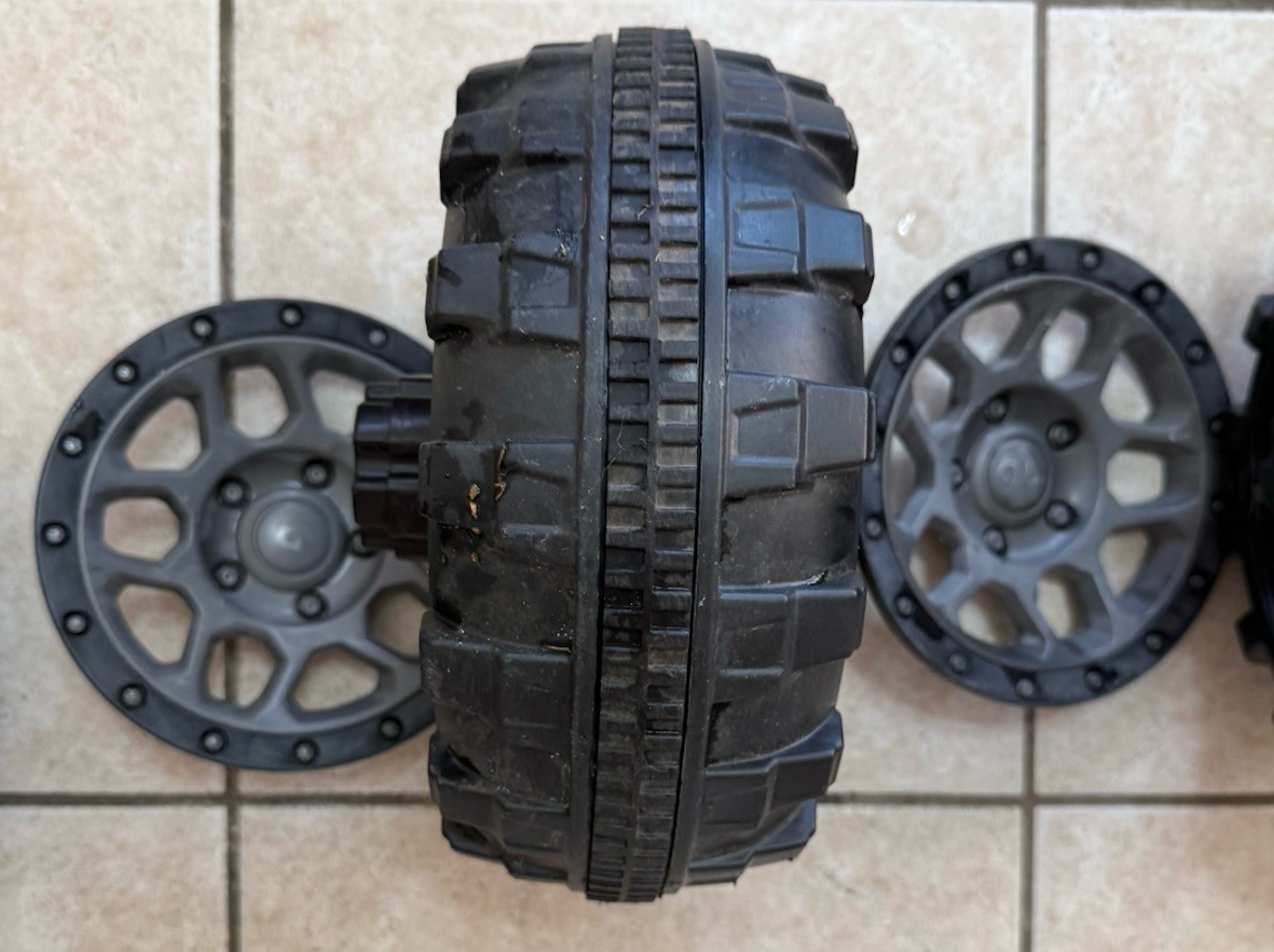 12V Ride on Truck Car Kids Power Wheels Rear Wheels With Hubcaps Set Used