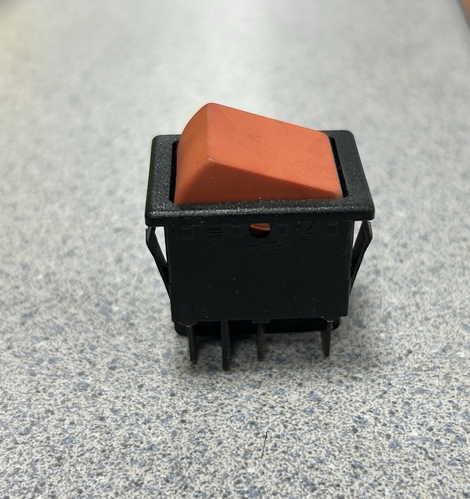 PEG PEREGO RED REVERSE SWITCH 6 PIN (MEPU0003) (A670703)