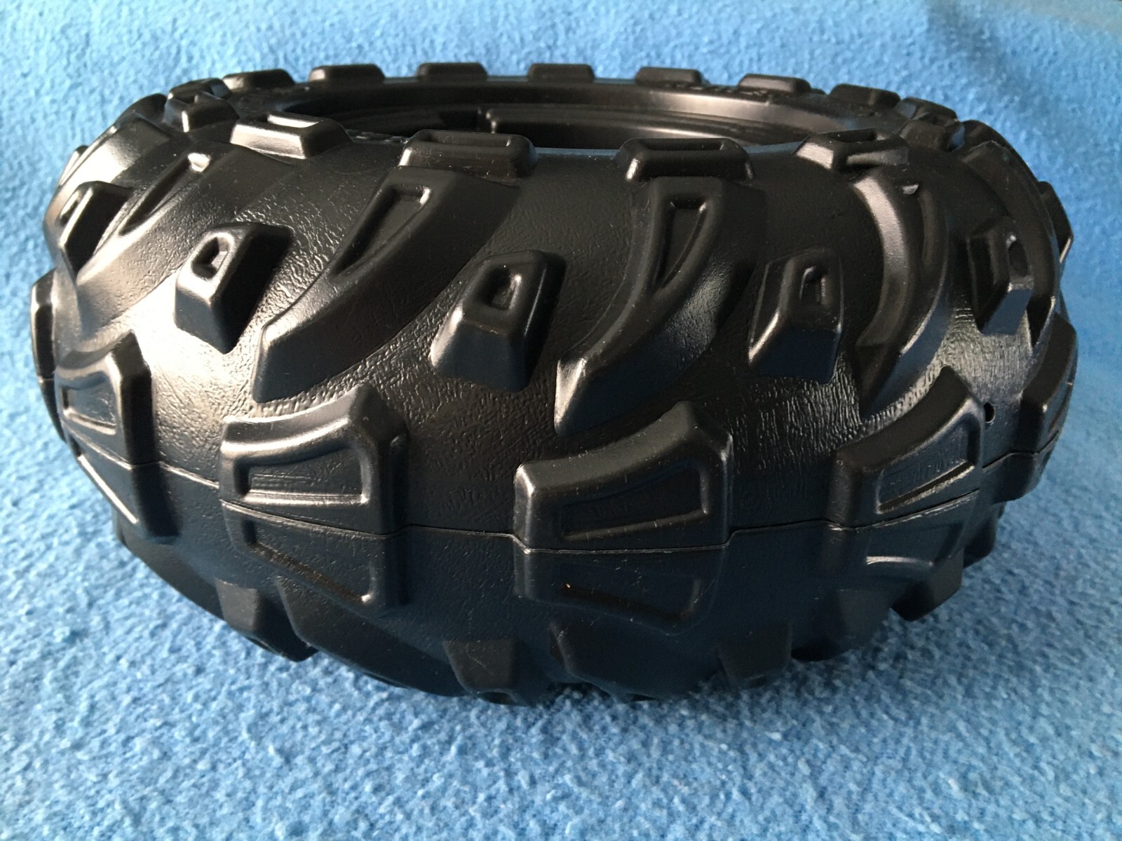 POWER WHEELS Ultimate Terrain Traction Right Tire J8472-Q801-02 NEW