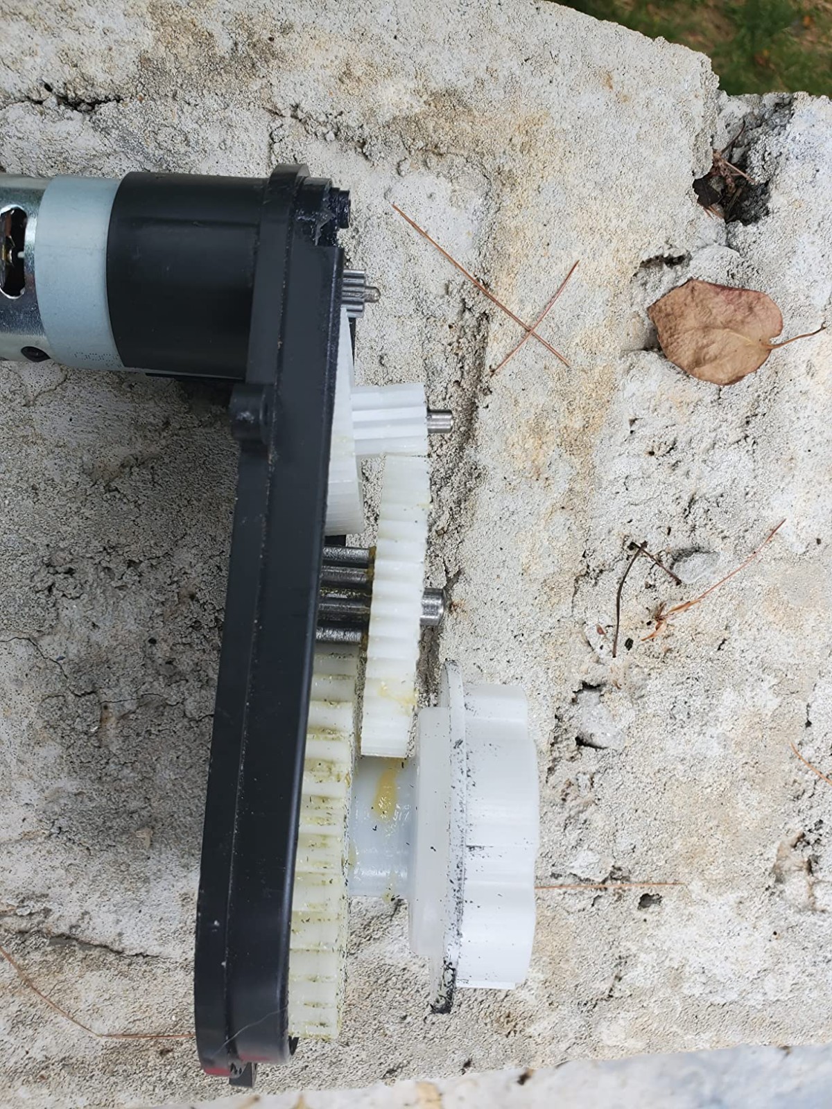 High Torque 24V DC Motor with Gearbox – Perfect for Kids Ride-Ons 30000 RPM