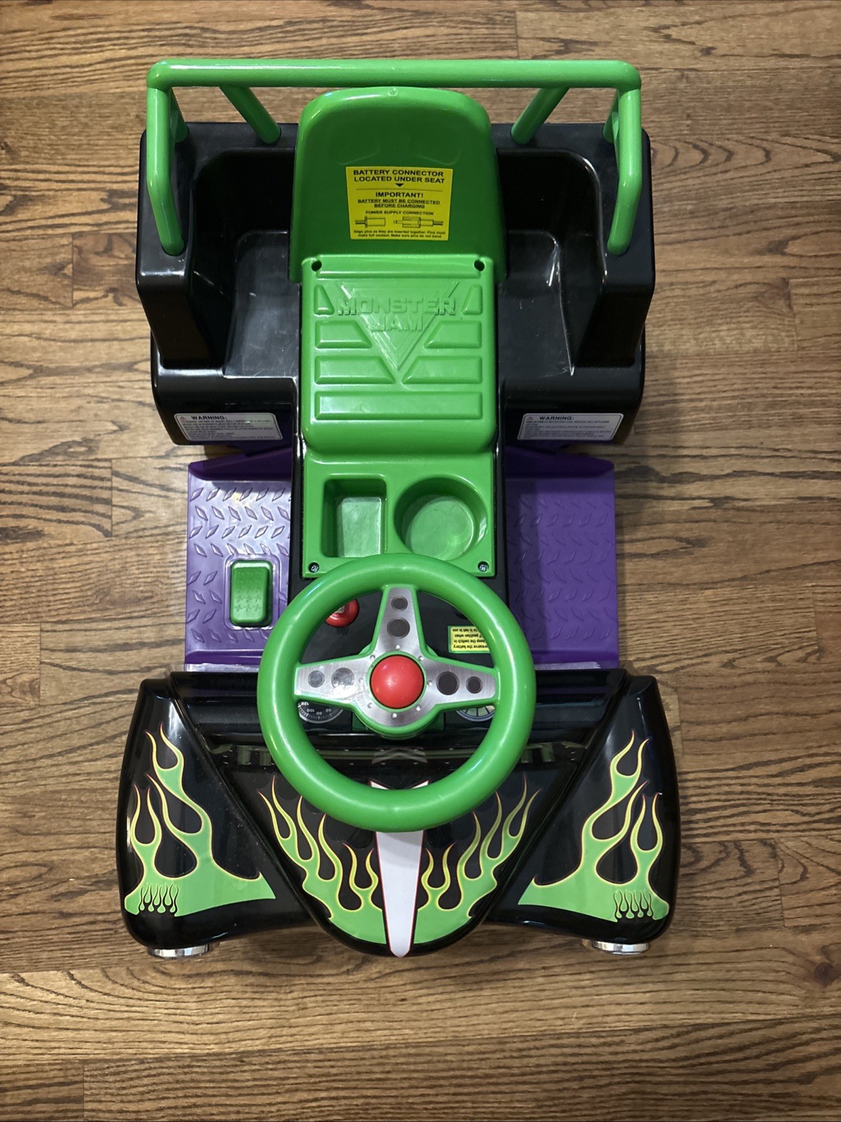 Toddler Monster Jam Grave Digger 6V RideOn Truck Car Charger Not Inc. Untested