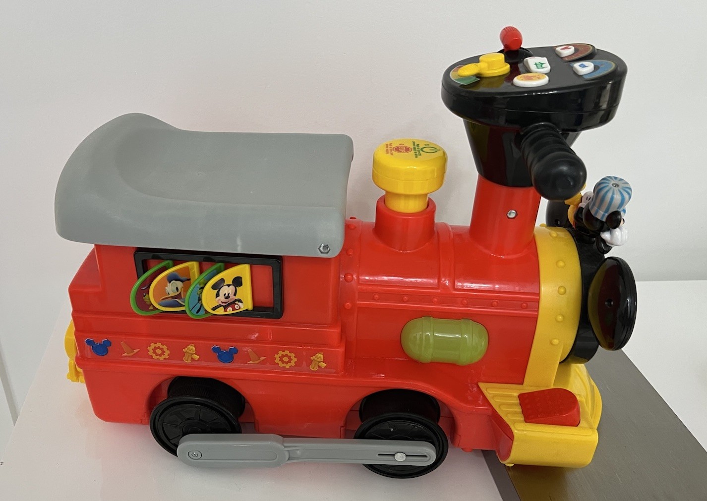 (5/N)Kiddieland Disney Mickey Mouse Battery Powered Ride-On Train Power Wheels