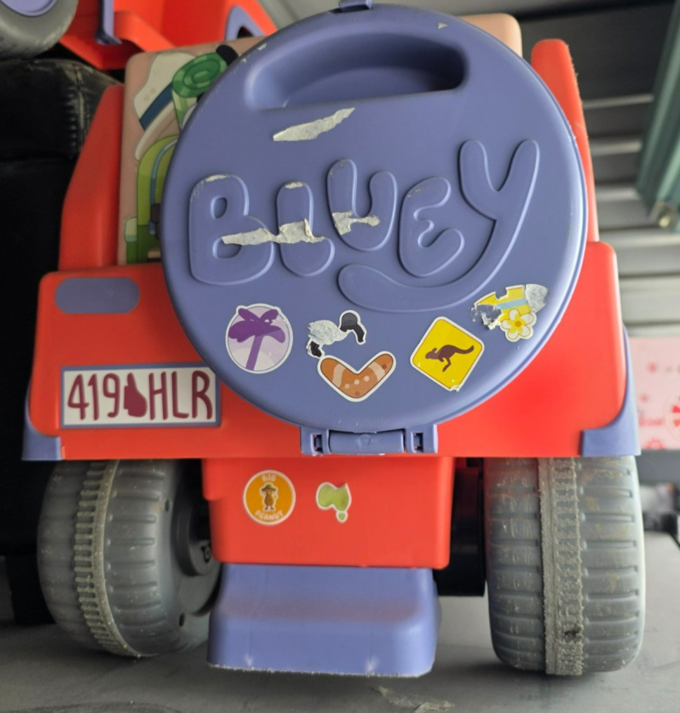 2-Pack Bluey 6V Ride On Car for Kids with Sound Effects & Music – USED