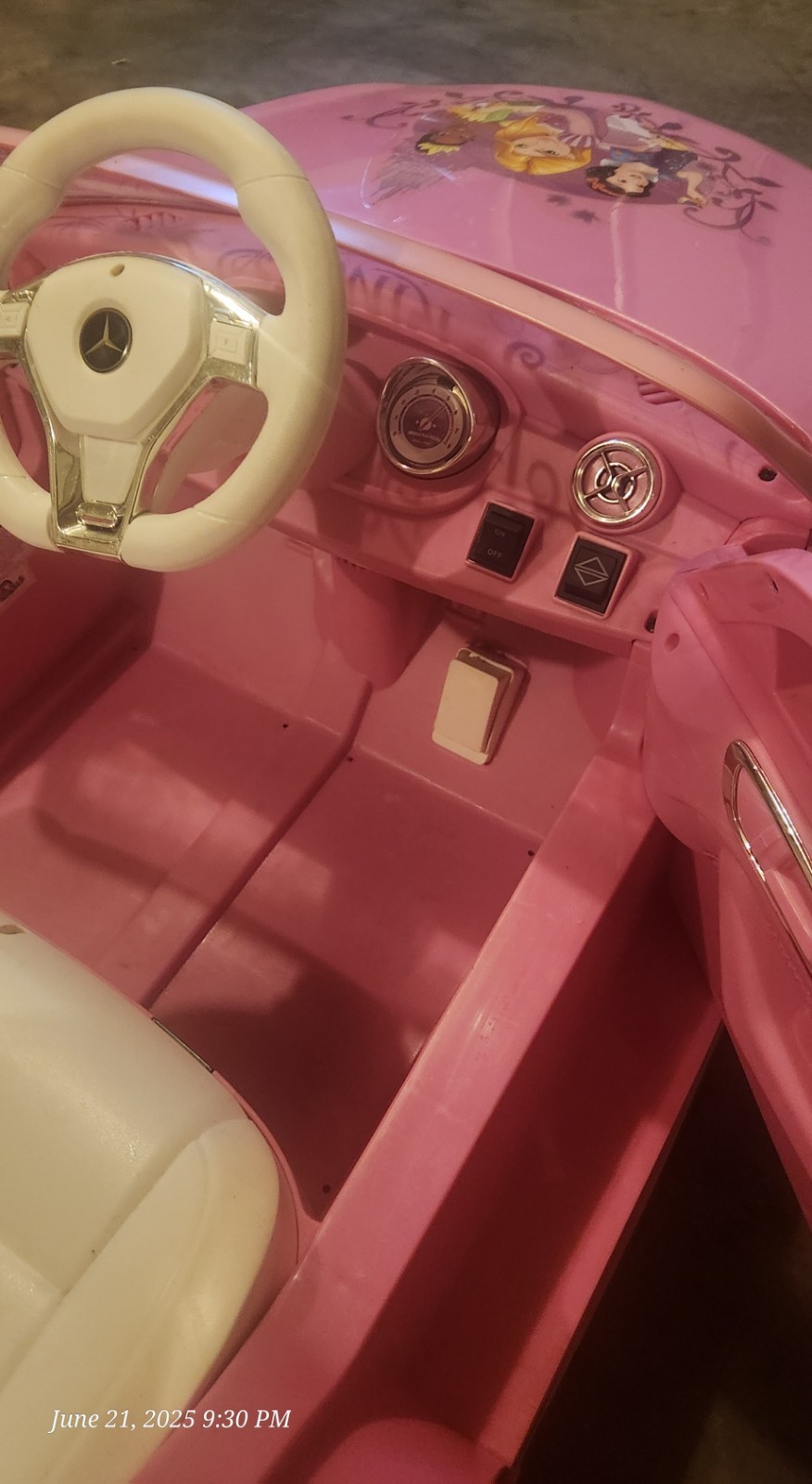 Disney Princess Mercedes-Benz 6 Volt Battery Ride On