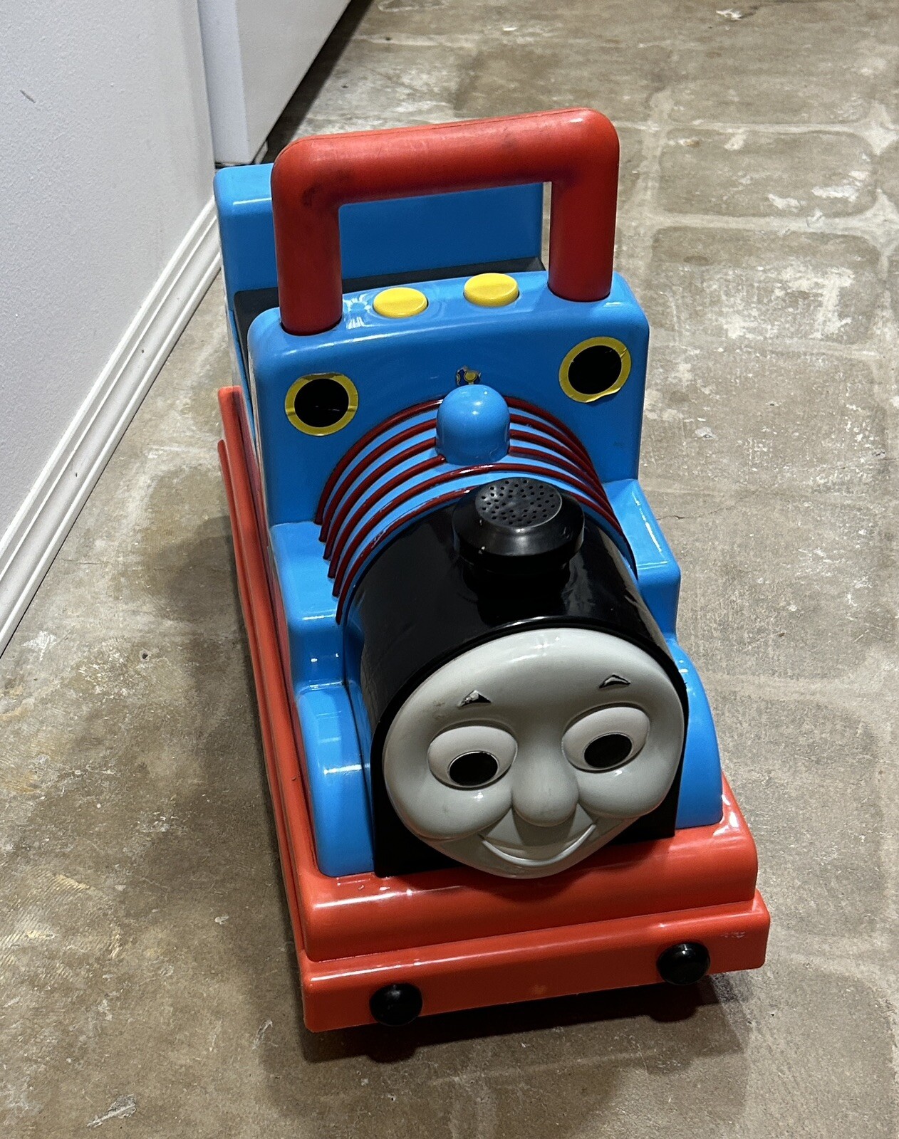 Thomas the Train Ride On Train Scootin Sound Thomas Only One Button Plays Music