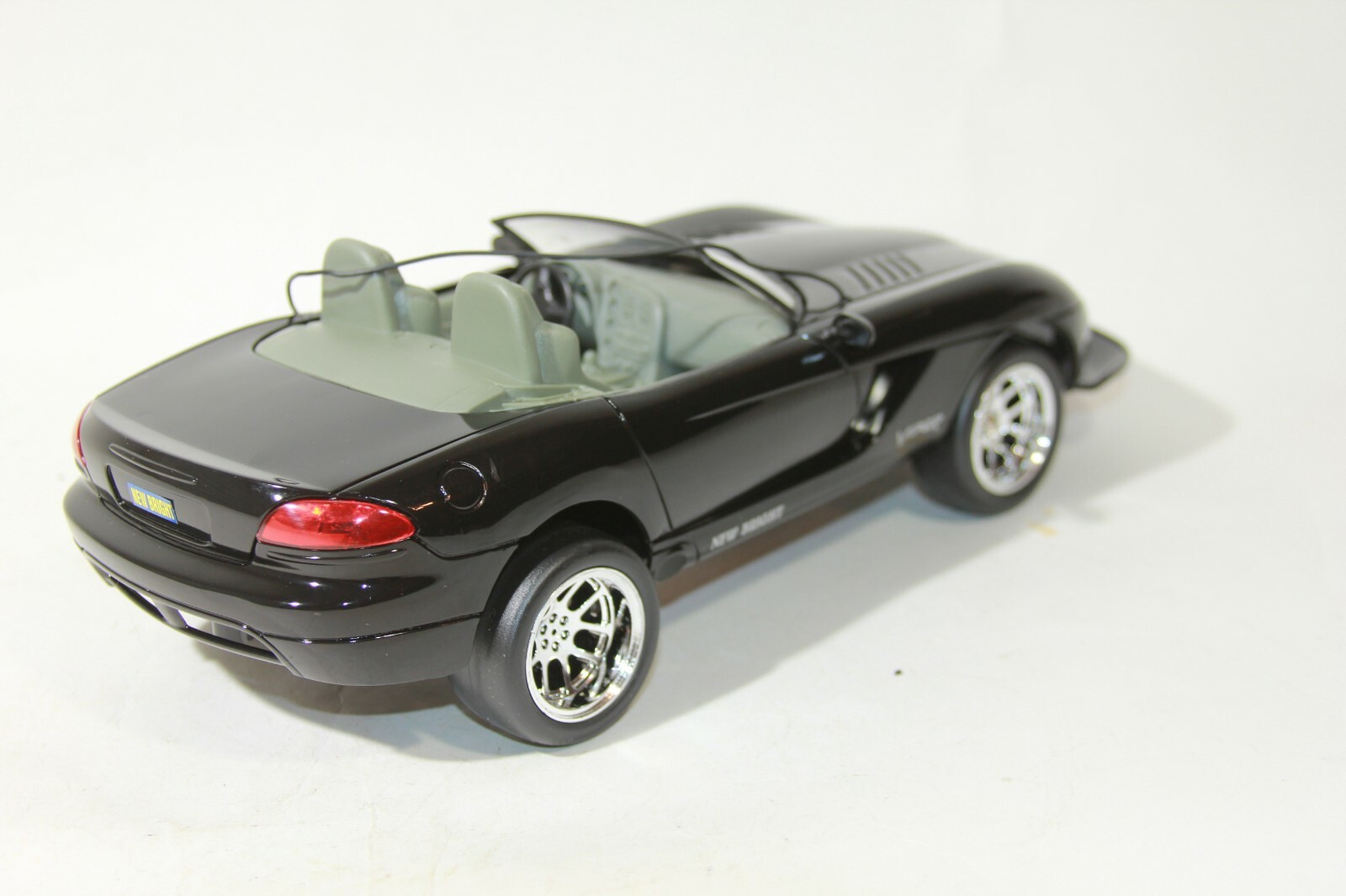 Dodge Viper SRT 10 Black Remote Control Car New Bright Platinum Collection 6.0V