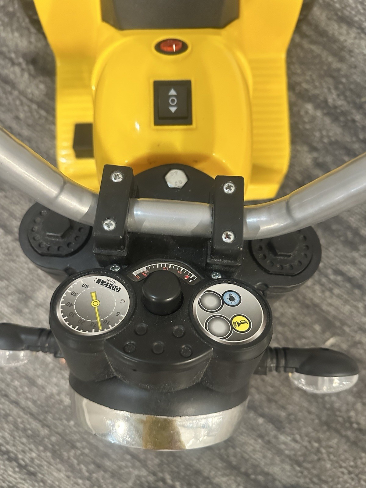Aosom Kids Electric Pedal Motorcycle 6V Battery Powered