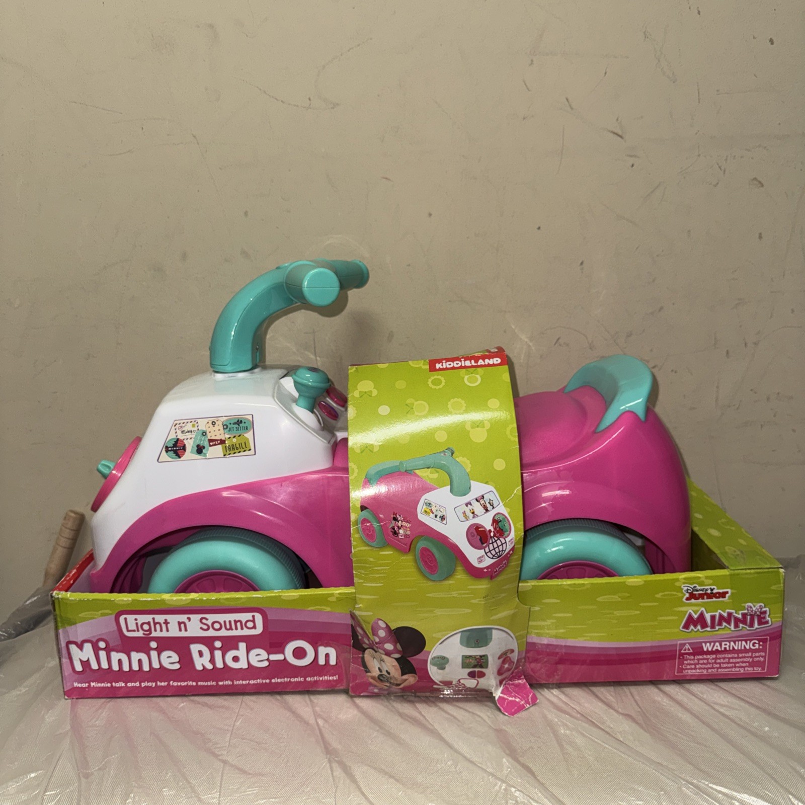 Disney Minnie Mouse Ride-On Car with Lights & Sounds