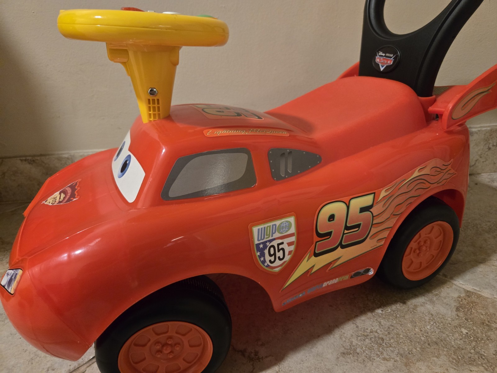 Disney Pixar Cars Lightning McQueen Light ‘N Sound Ride-On