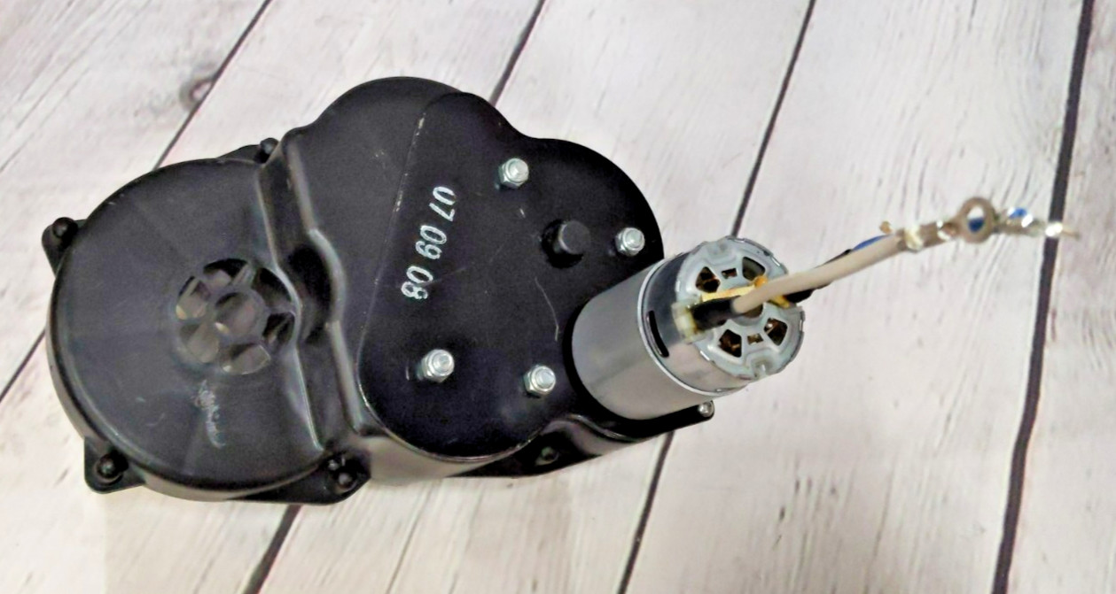 New Genuine Safety First, Kid Trax Old Style Corvette Motor Gearbox