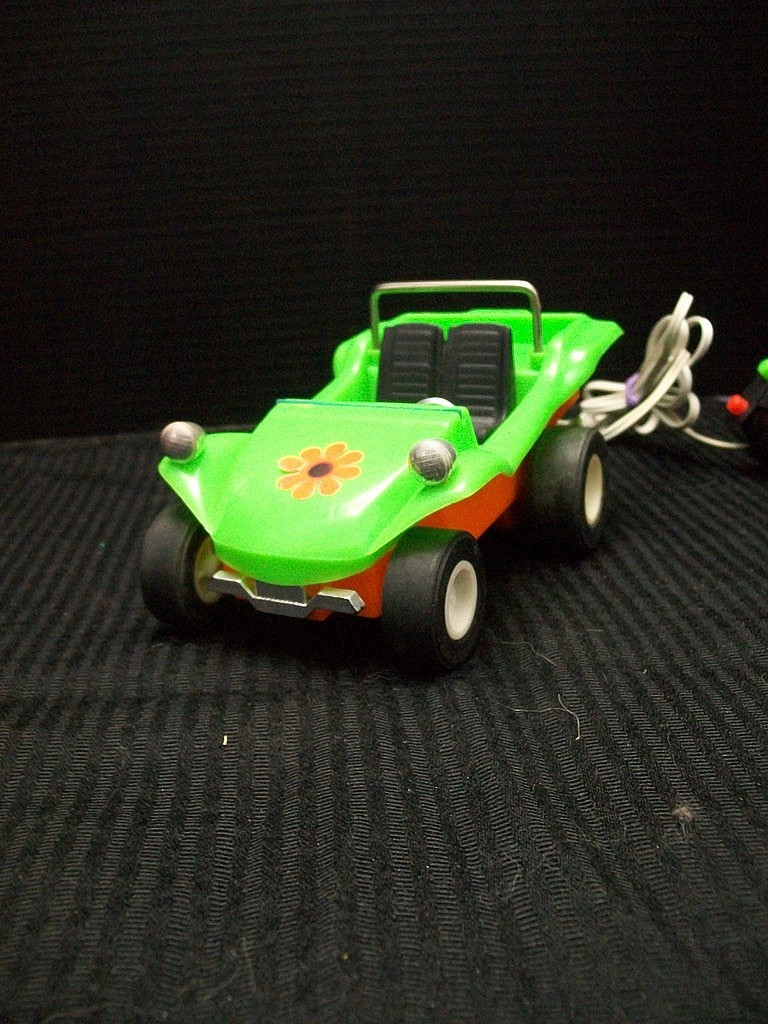 BATTERY OPERATED VOLKSWAGEN SAND BUGGY