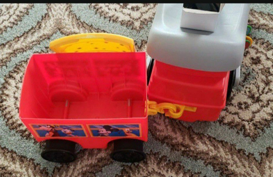 KIDDIELAND MICKEY TODDLER BATTERY OPERATED RIDE ON TOY TRAIN W/ TRACKS & SOUNDS
