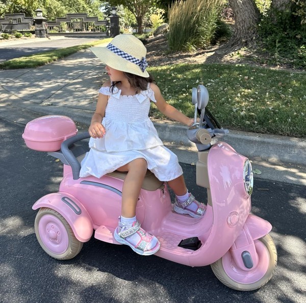 Kids Girls Pink Electric Ride On Motorcycle 3 Wheel 12 Volt Bluetooth Scooter