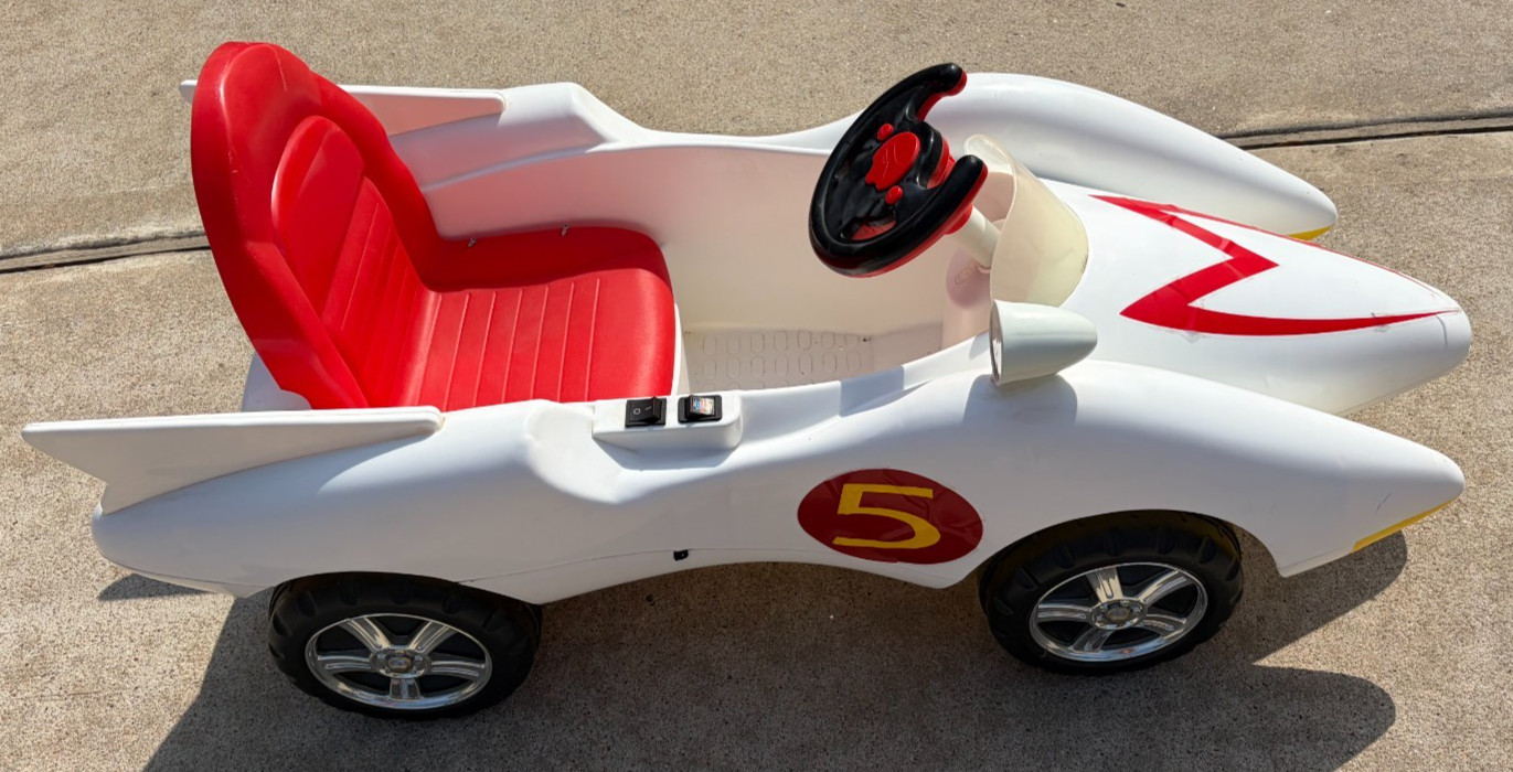 Speed Racer MACH 5, 6 volt WITH BOX electric ride on car new battery 2008 works!