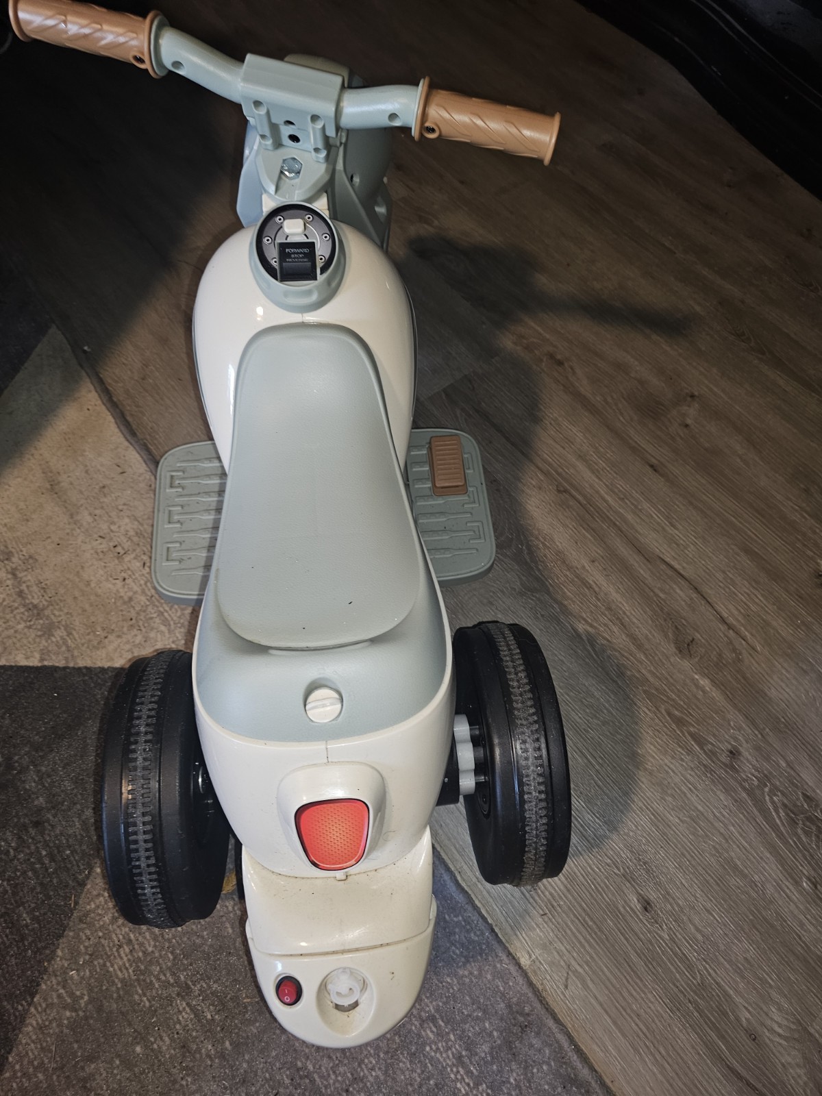 Kids Battery Operated 3-Wheel Ride-On Motorcycle Gray/White 1-4Y w/ Bubble Funct