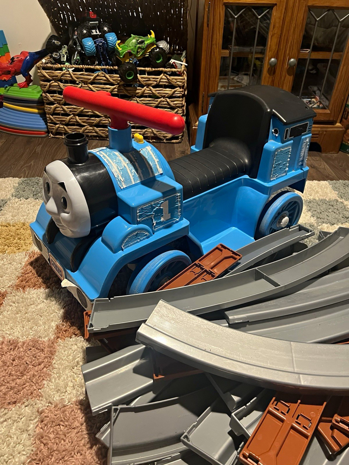 Power Wheels Thomas & Friends Thomas tank Engine Ride-On Train w/ Track