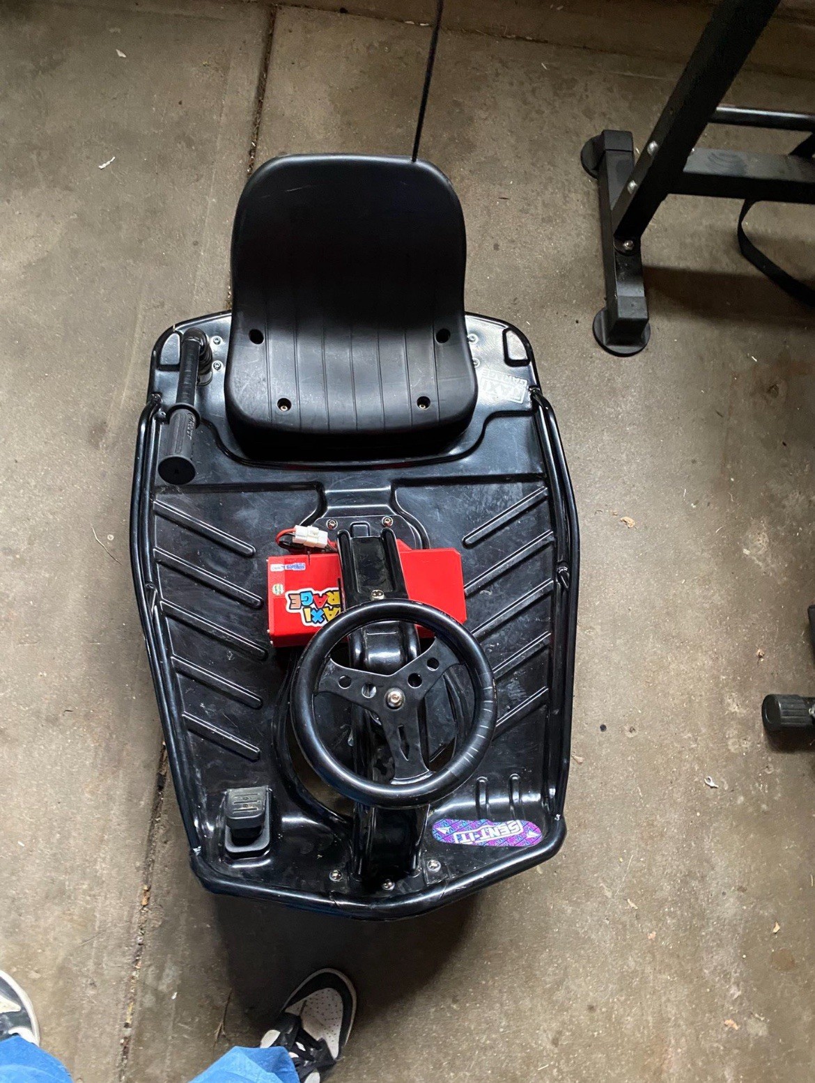 Razor Crazy Cart Electric Ride-On Drifting Go-Kart 24V Black/Red